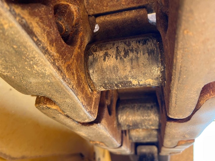 caterpillar-d8t-image-11