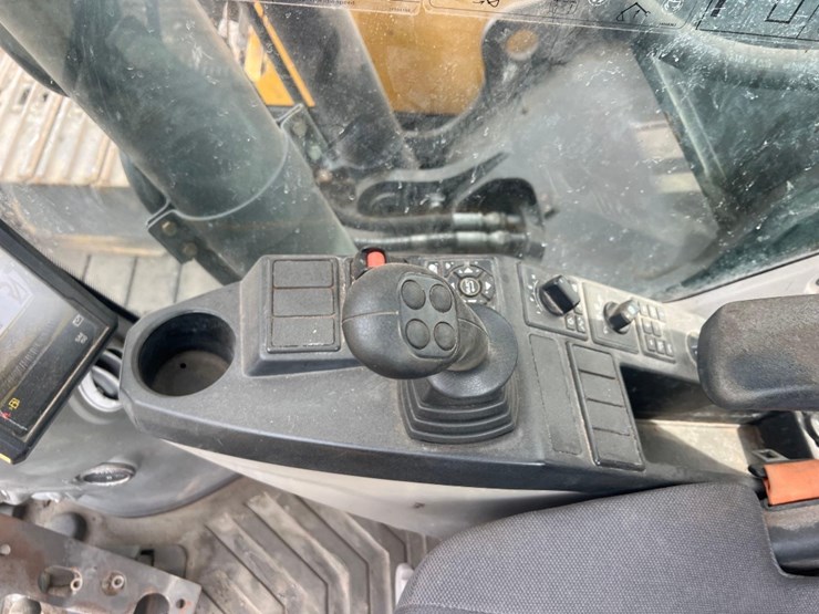 volvo-ec220el-image-34