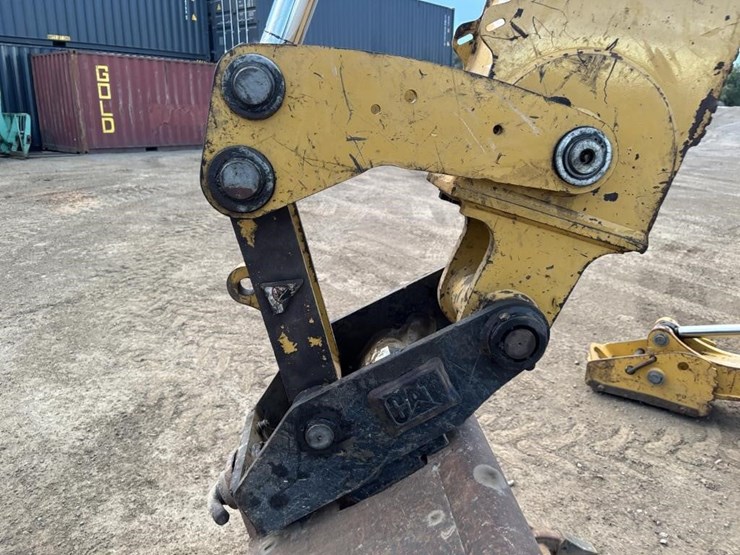 caterpillar-420f2-image-20