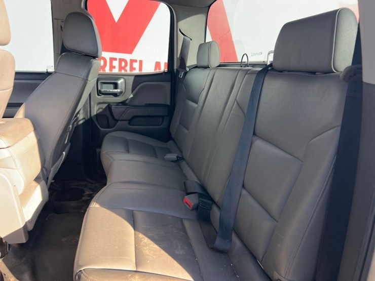 2018-chevrolet-silverado-image-24