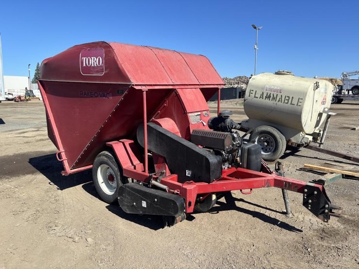 2011-toro-rake-o-val-0750-debris-vacuum-image-2