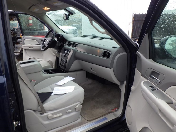 2008-chevrolet-tahoe-image-6
