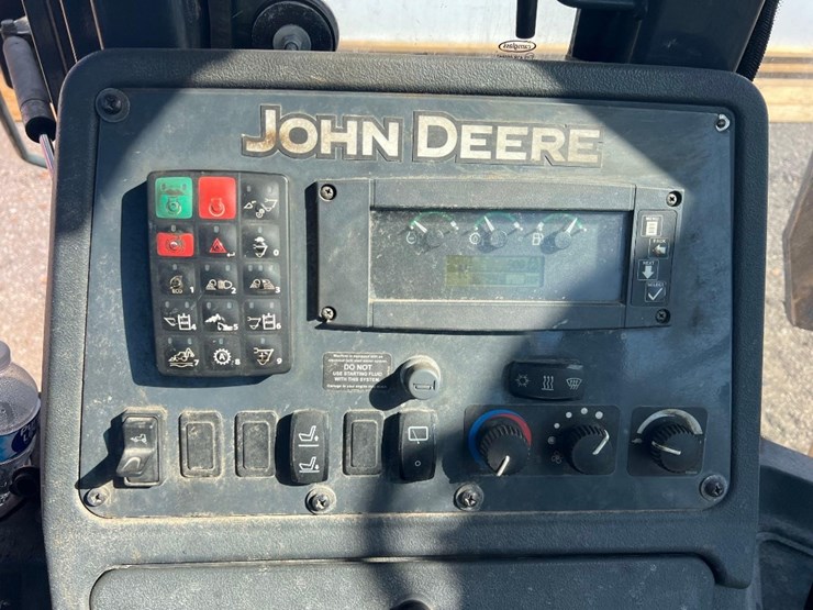 deere-410l-image-31