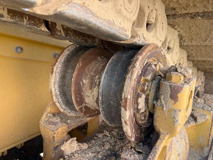 caterpillar-d8t-image-14
