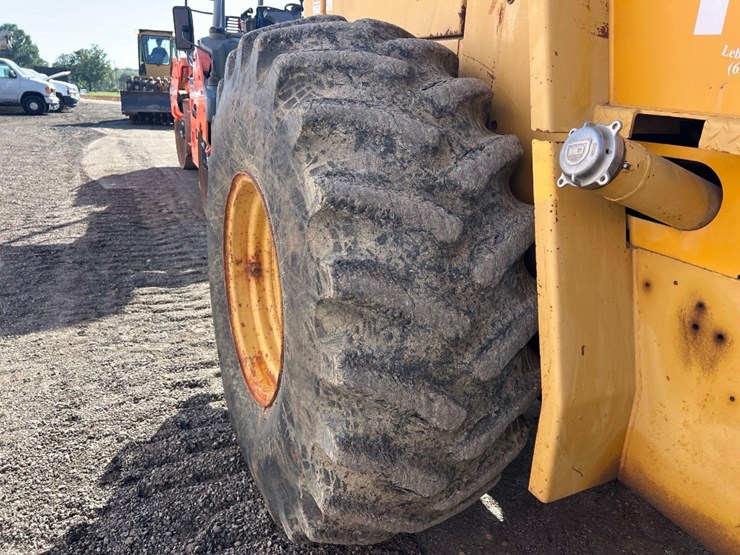 caterpillar-cp-563-image-18