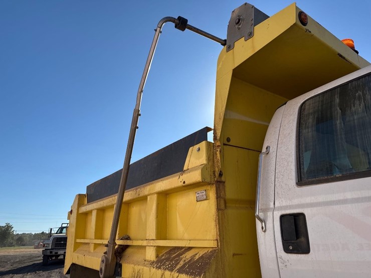 2006-ford-f750-image-19