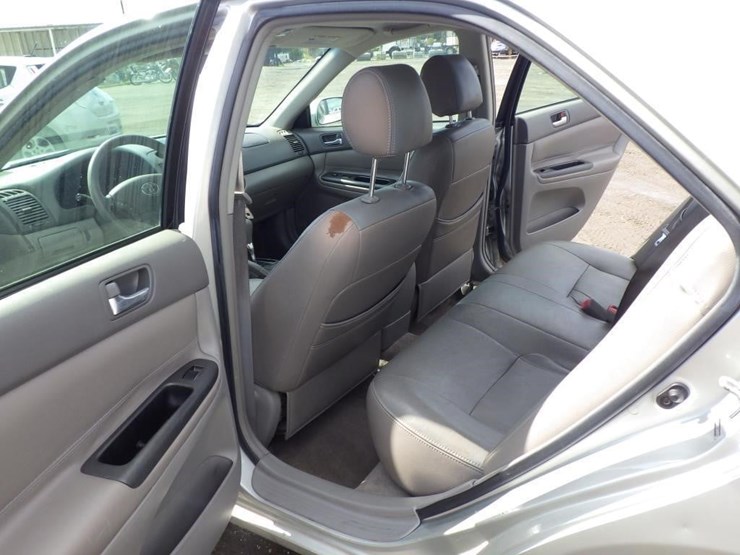 2006-toyota-camry-sedan-image-7