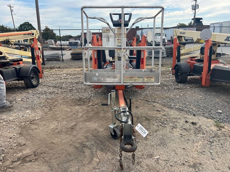 2016-jlg-t350-image-6