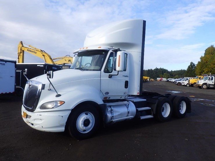 2011-international-prostar-image-1