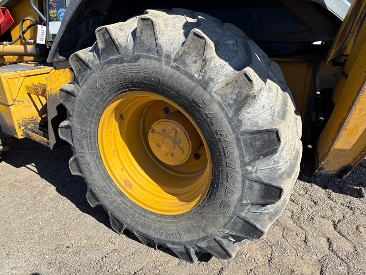 deere-410l-image-9
