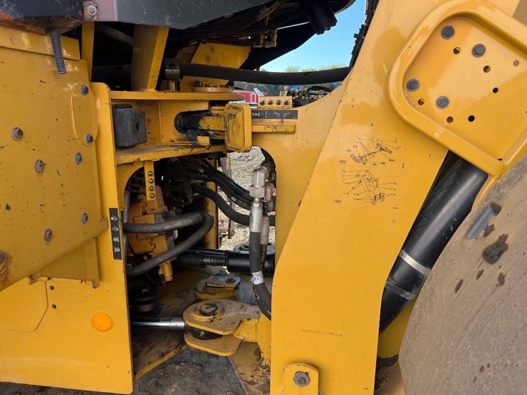 caterpillar-930m-image-25