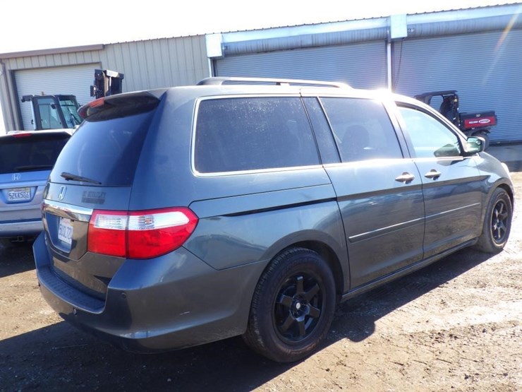 2006-honda-odyssey-image-3