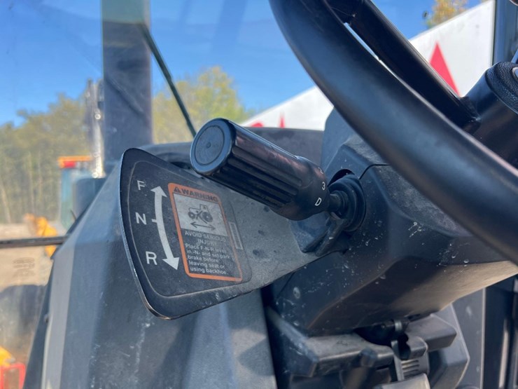 deere-410l-image-39