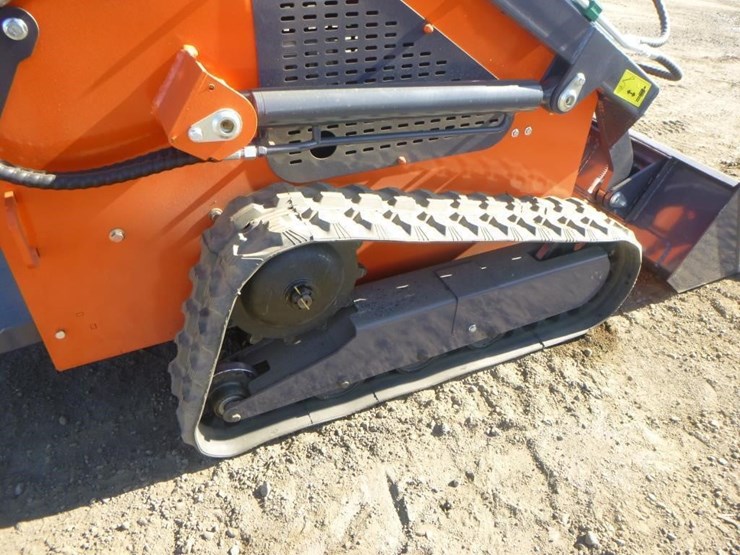tpm-t460-skid-steer-track-loader-image-20