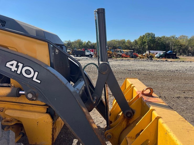 deere-410l-image-22