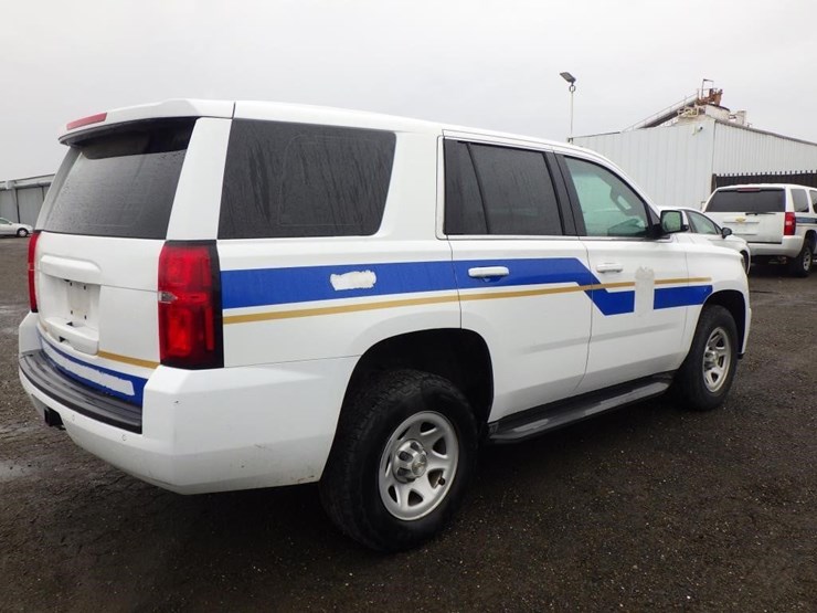 2016-chevrolet-tahoe-image-3
