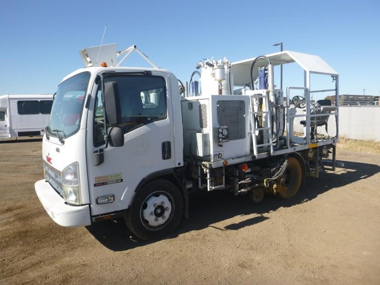 2008-gmc-w5500-image-1