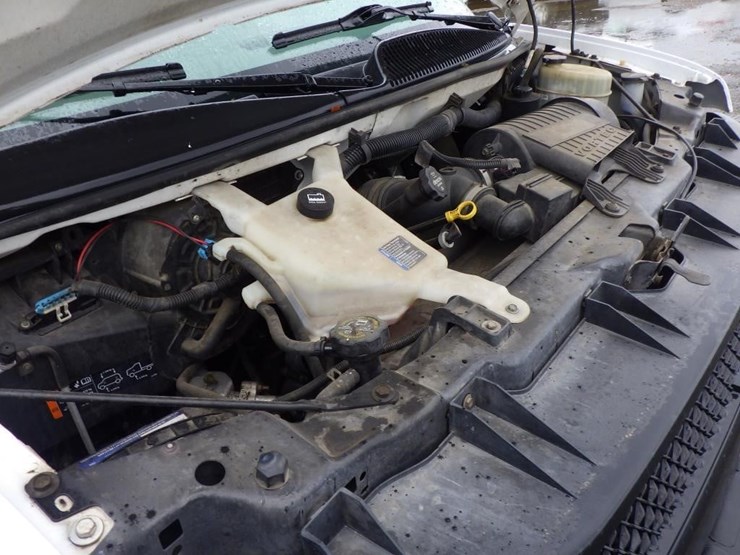 2013-chevrolet-3500-image-11