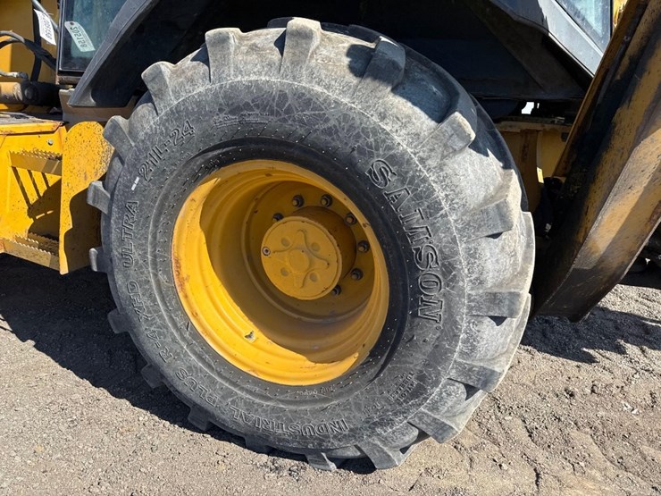 deere-410l-image-9