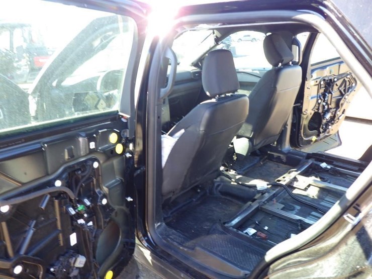 2021-ford-explorer-image-7