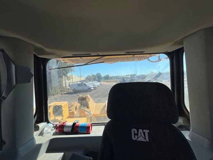 caterpillar-d8t-image-39