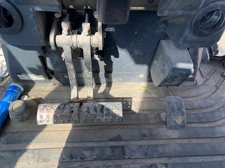 deere-410l-image-38