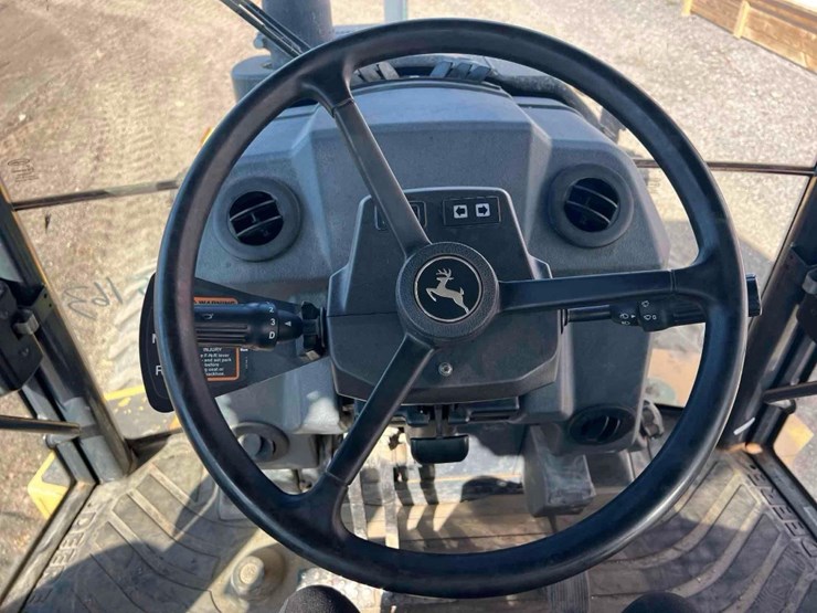 deere-410l-image-32