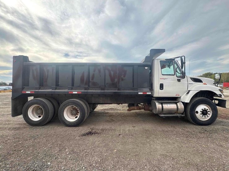 2008-international-workstar-7400-image-5