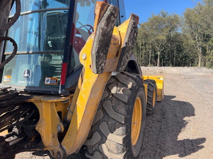 deere-410l-image-26