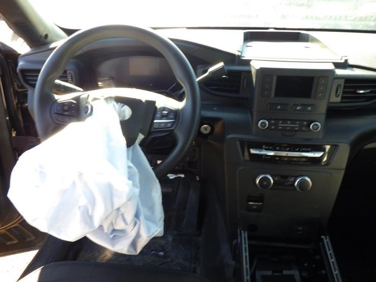 2021-ford-explorer-image-9