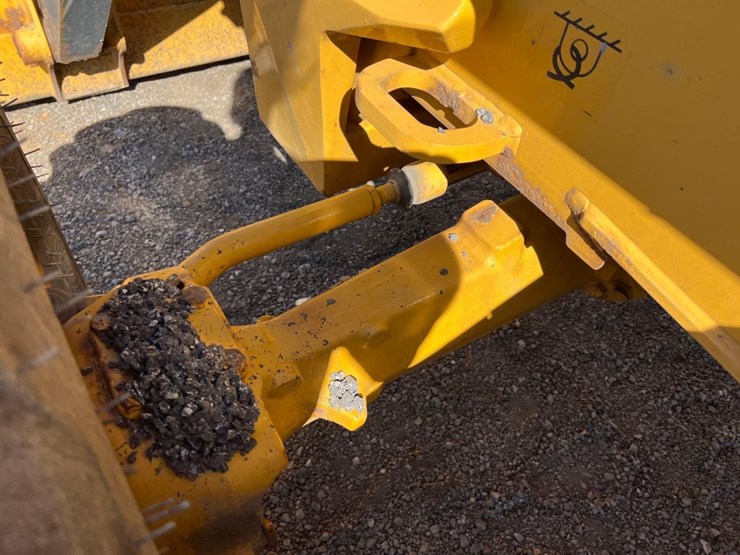 deere-410l-image-17