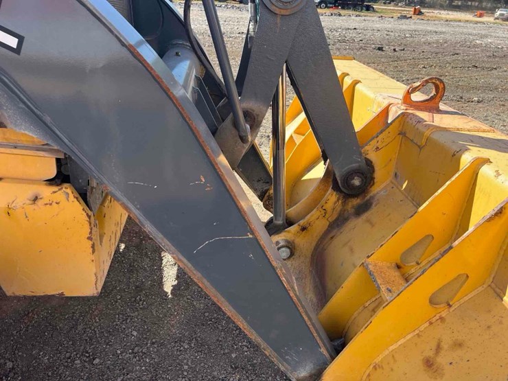 deere-410l-image-22