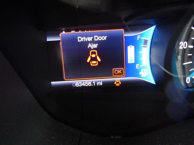 2014-ford-fusion-sedan-image-14