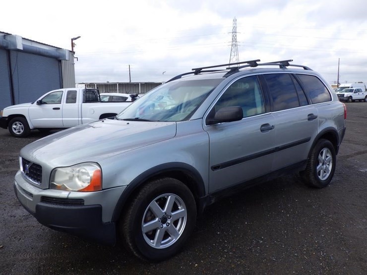 2004-volvo-xc90-image-1