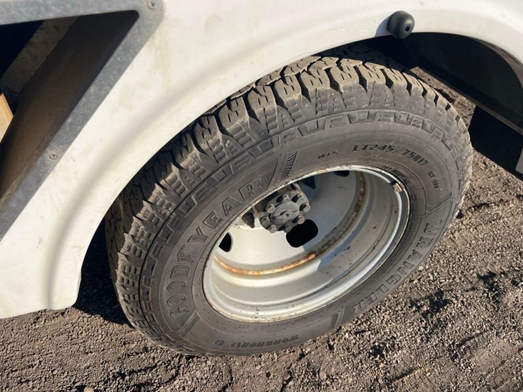 2017-ford-f350-xl-image-26