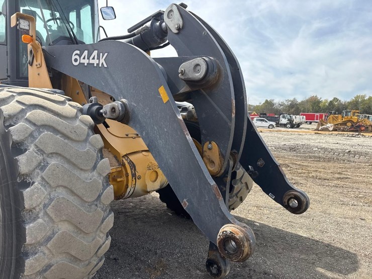 2017-deere-644k-image-19