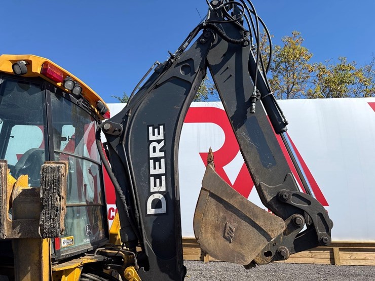 deere-410l-image-16