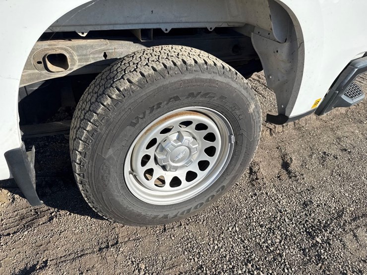 2020-chevrolet-silverado-image-9