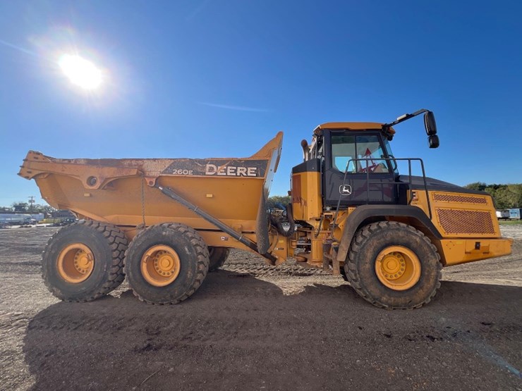 deere-260e-image-5