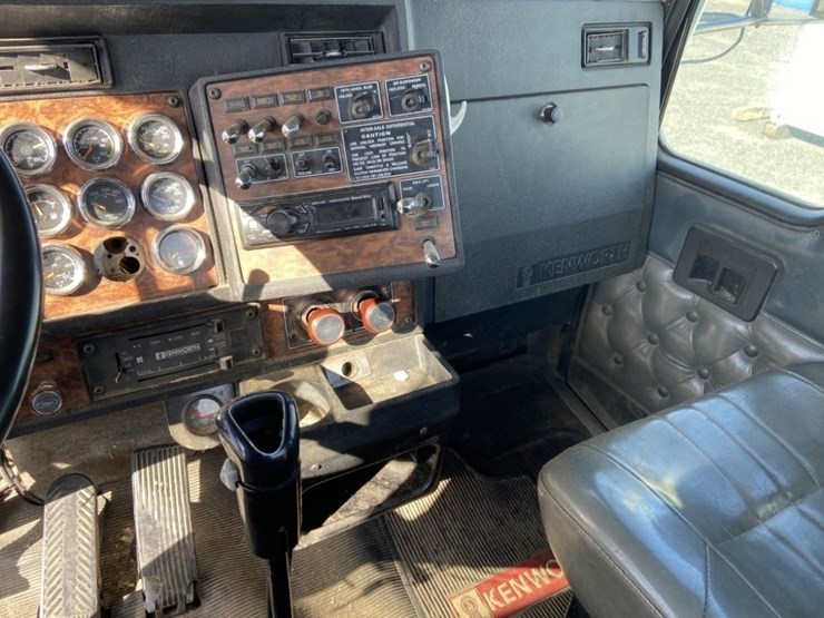 2000-kenworth-t800-image-15