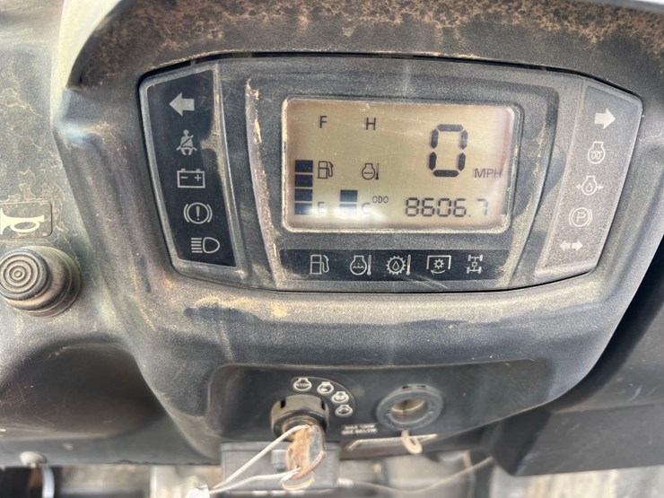 kubota-x1140-crew-rtv-image-23