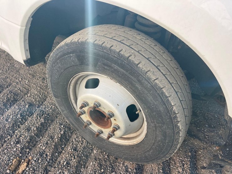 2017-ford-f350-xl-image-28