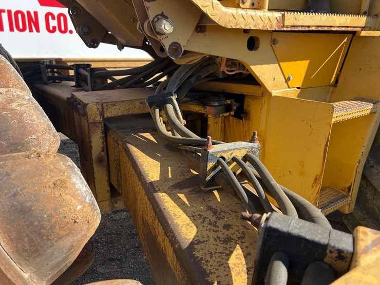 caterpillar-cp-563-image-12