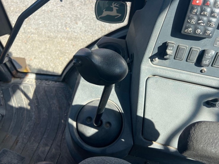 deere-410l-image-34