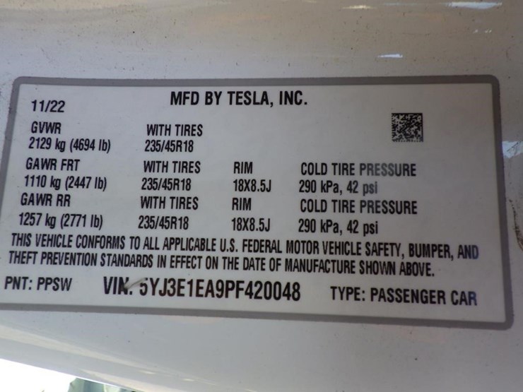 2023-tesla-model-3-sedan-image-13