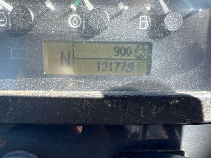 deere-410l-image-38