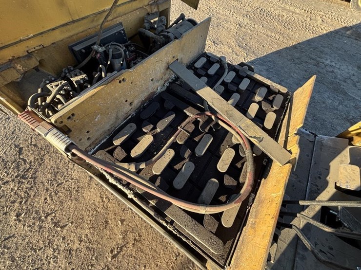 caterpillar-fc40-image-26