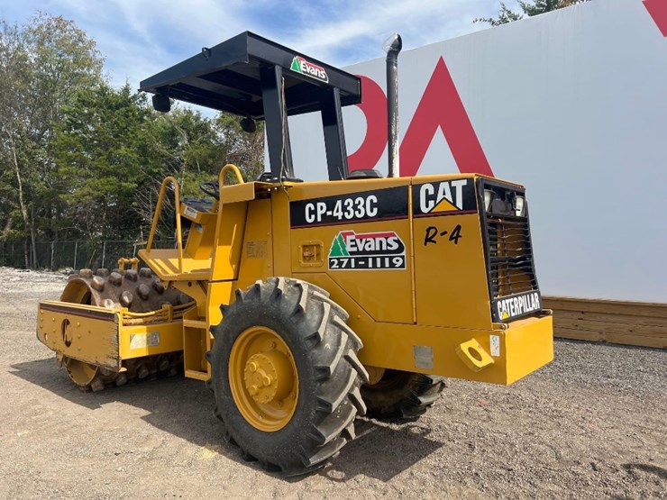 caterpillar-cp-433c-image-2