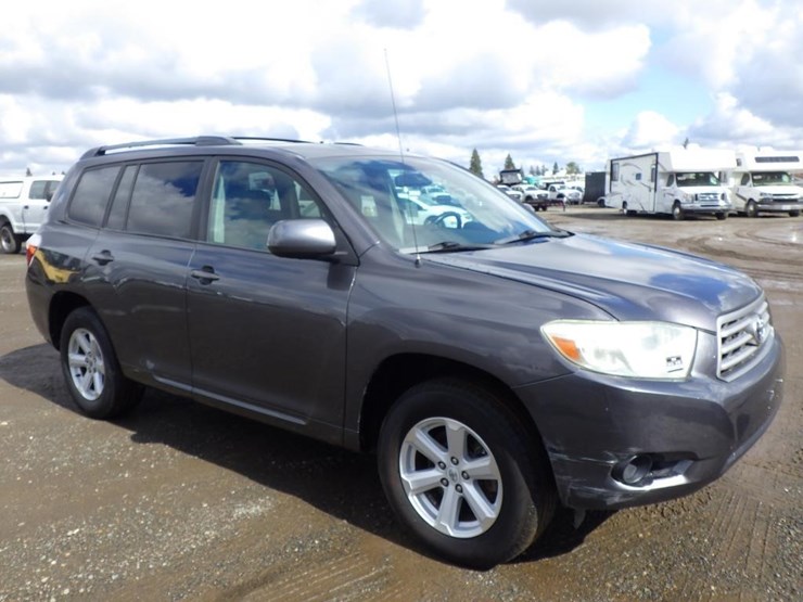 2010-toyota-highlander-image-2
