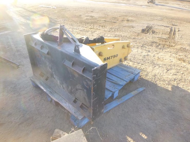 sh750-skid-steer-hydraulic-breaker-image-3